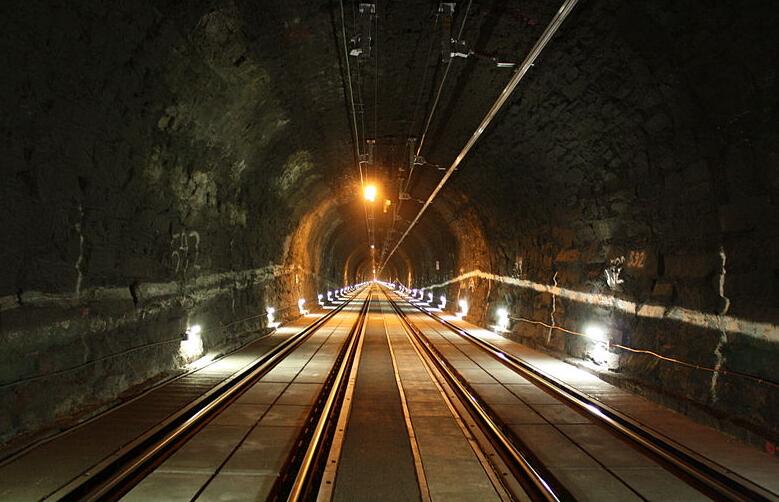 铁路运营隧道